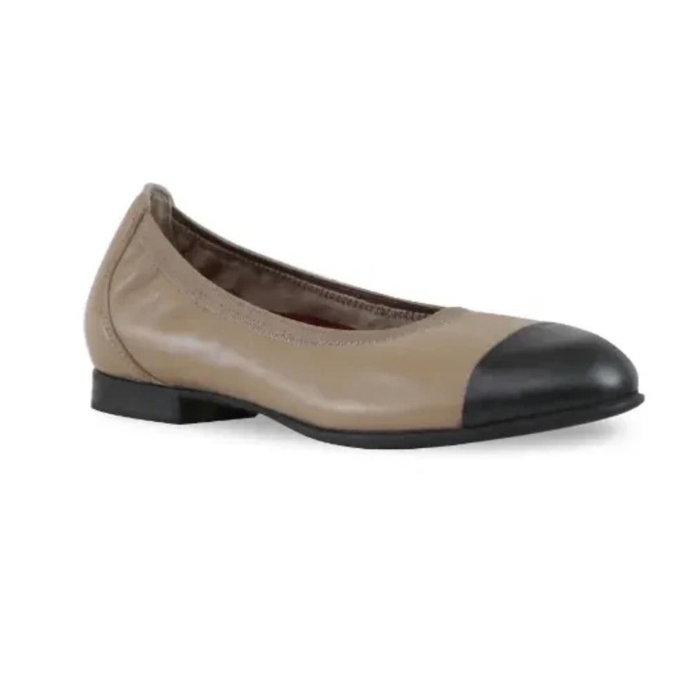 Munro Mila Ballet Flats Woodsmoke Combo Taupe Black Cap Toe Arch Support 8N
